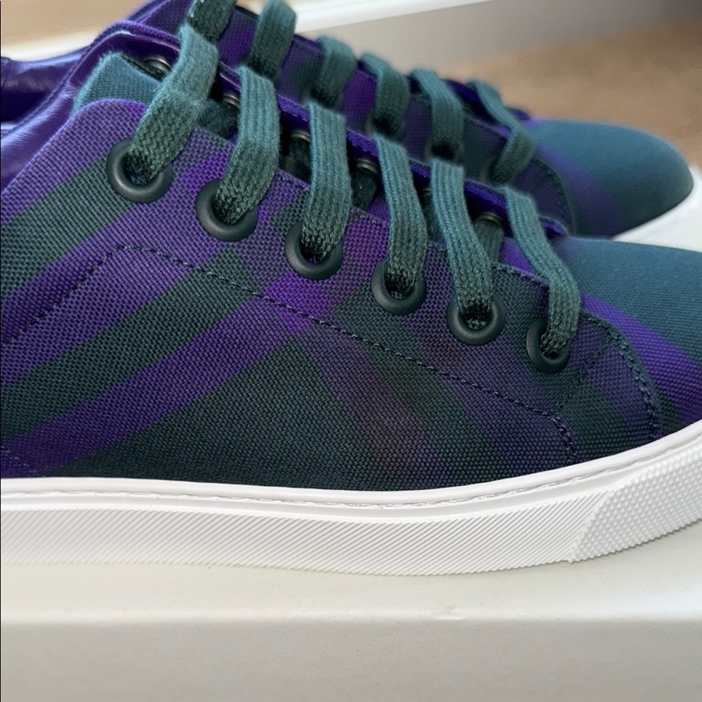 EUC Burberry Women’s 8.5 Stylish Green and Purple Sneakers Check - Picture 3 of 10